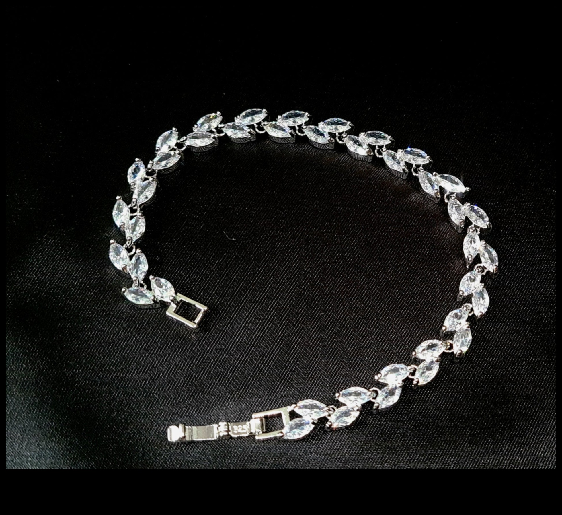 تشع الثقة: الأساور التي تجذب الانتباه