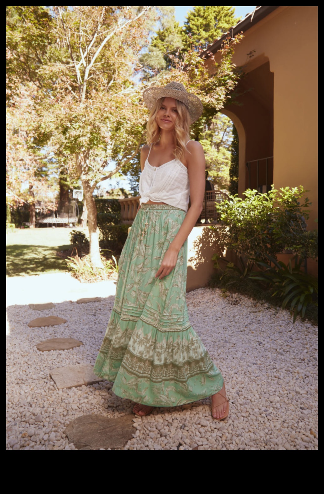 النسيم البوهيمي: ملابس خفيفة وانسيابية لبوهو بليس