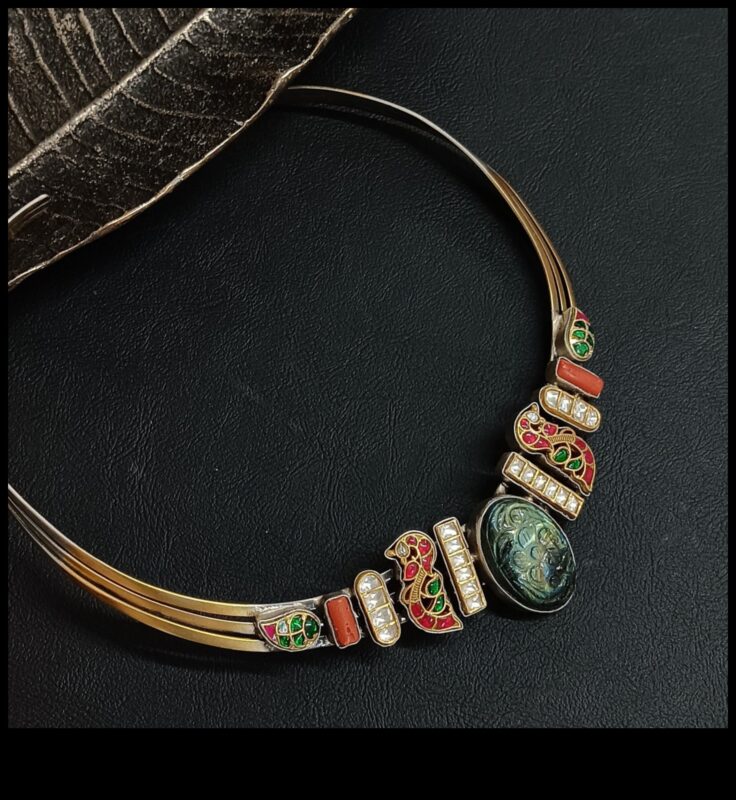 السمفونية الذهبية: أضيء مظهرك بالمجوهرات المشعة