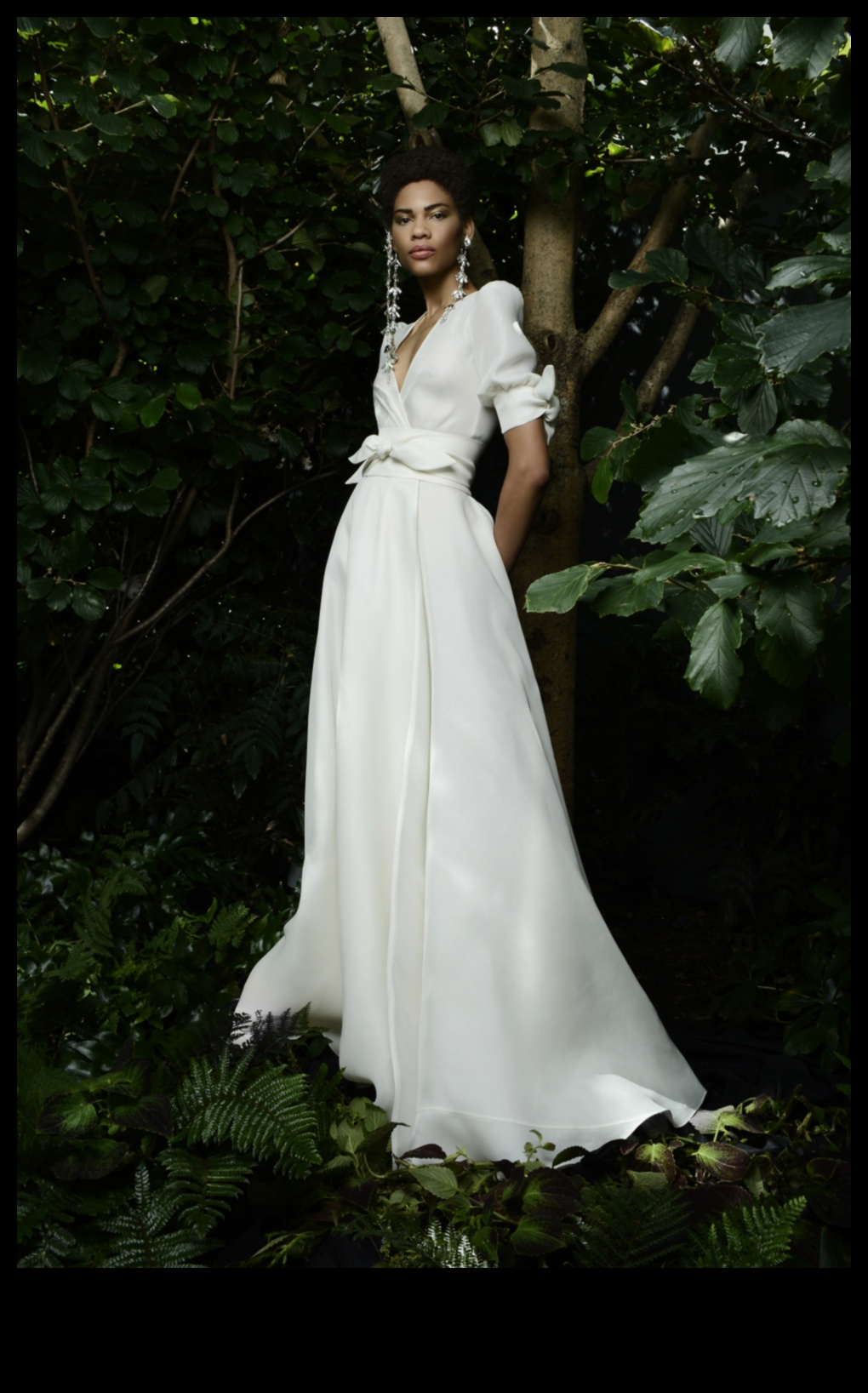 أناقة مفعمة بالحيوية: سحر ملابس الزفاف البوهيمية