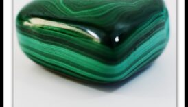 أعجوبة الملكيت: أطلق العنان لقوة اللون الأخضر الساحرة