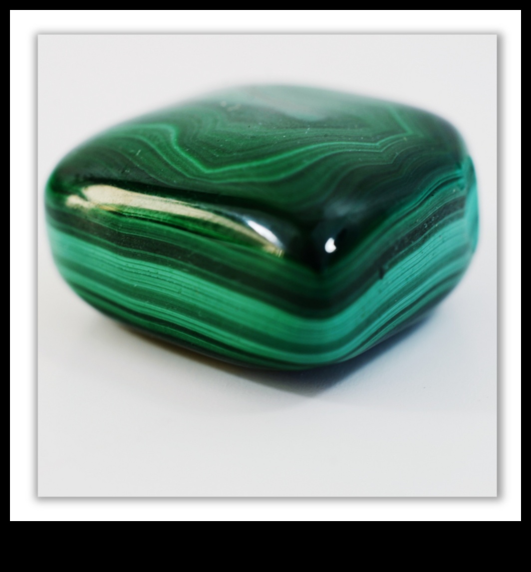 أعجوبة الملكيت: أطلق العنان لقوة اللون الأخضر الساحرة